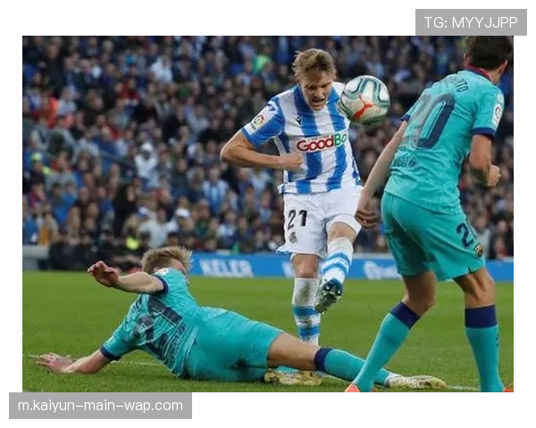 博德闪耀团队配合默契 快速传递瓦解对手压迫 博德闪耀团队配合默契 快速传递瓦解对手压迫